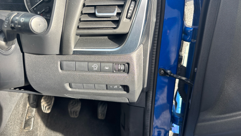 Nissan Qashqai 1.3 DiG-T MH Acenta Premium 5dr Petrol Hatchback